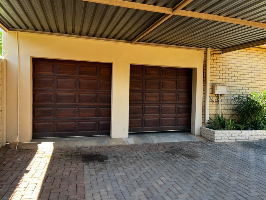 To Let 4 Bedroom Property for Rent in Schoemansville North West